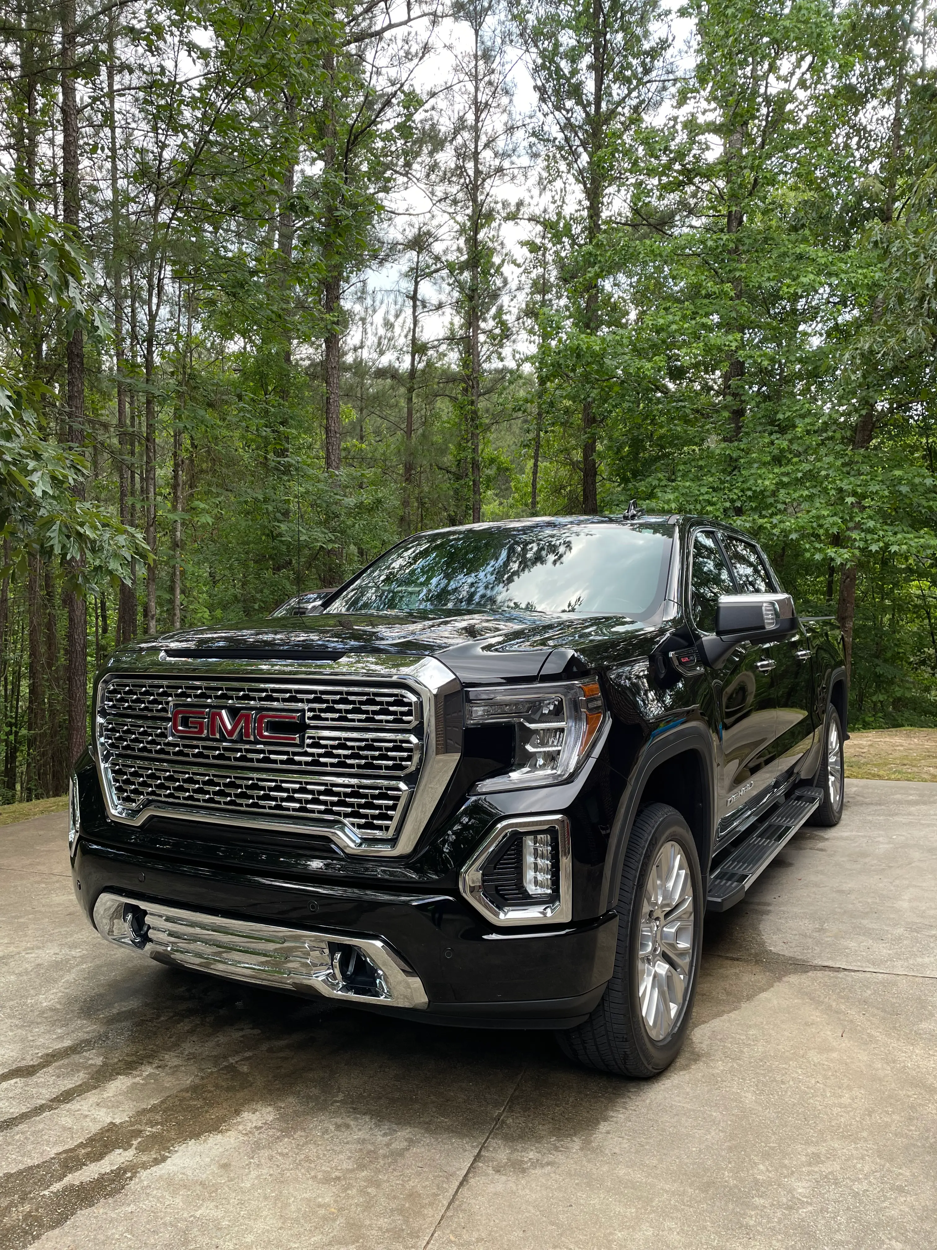 Black GMC Truck – Exterior Detail